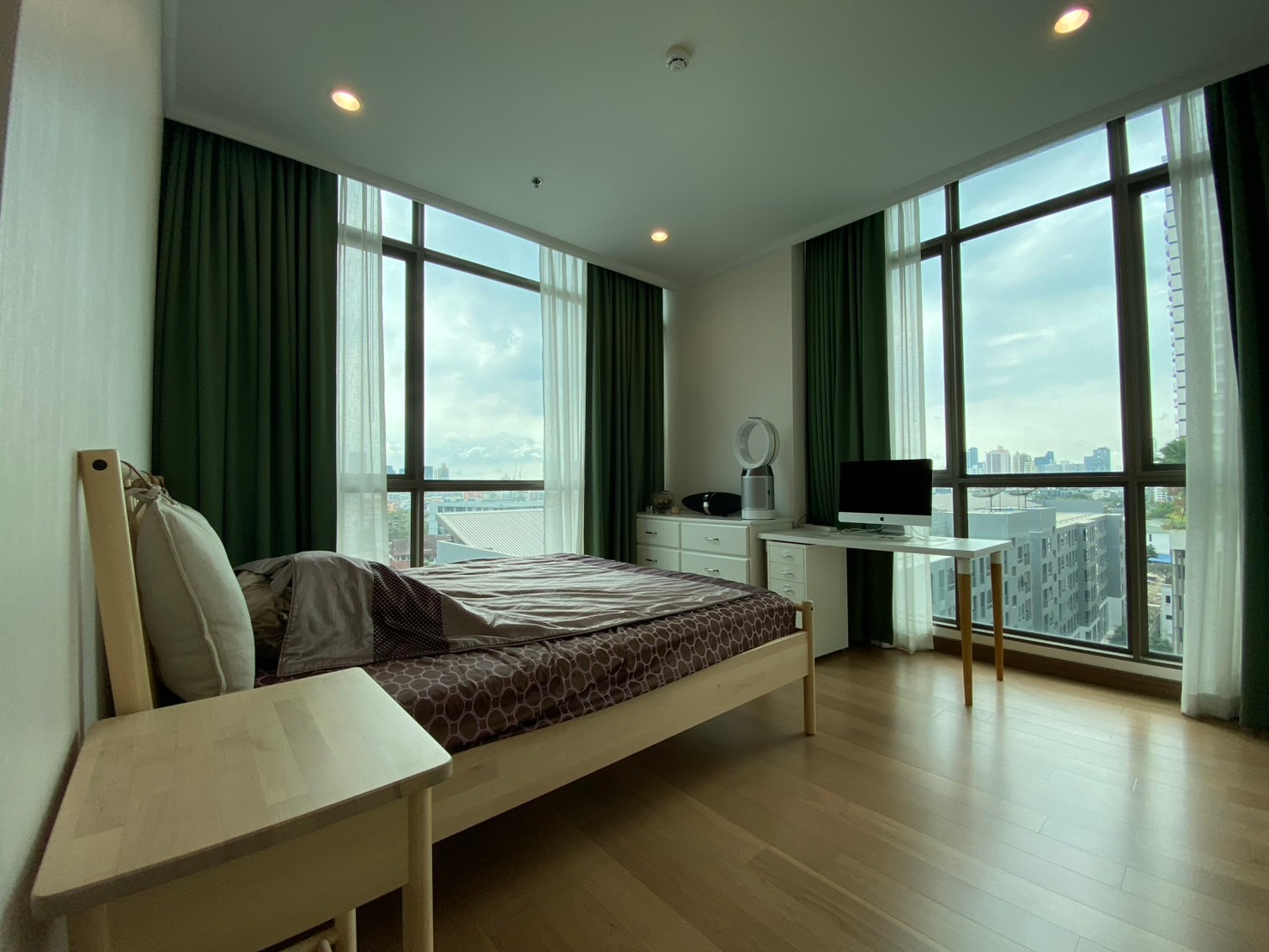 For sale, 2 beds at Supalai Oriental Sukhumvit 39, corner unit unblock view For sale, 2 beds at Supalai Oriental Sukhumvit 39, corner unit unblock view