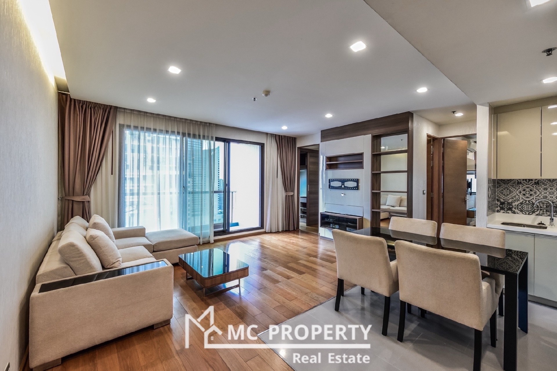 The Address Sathorn 2 bedroom 81sqm for sale 20fl++ best layout only 16.5 mb please contact 0816878954