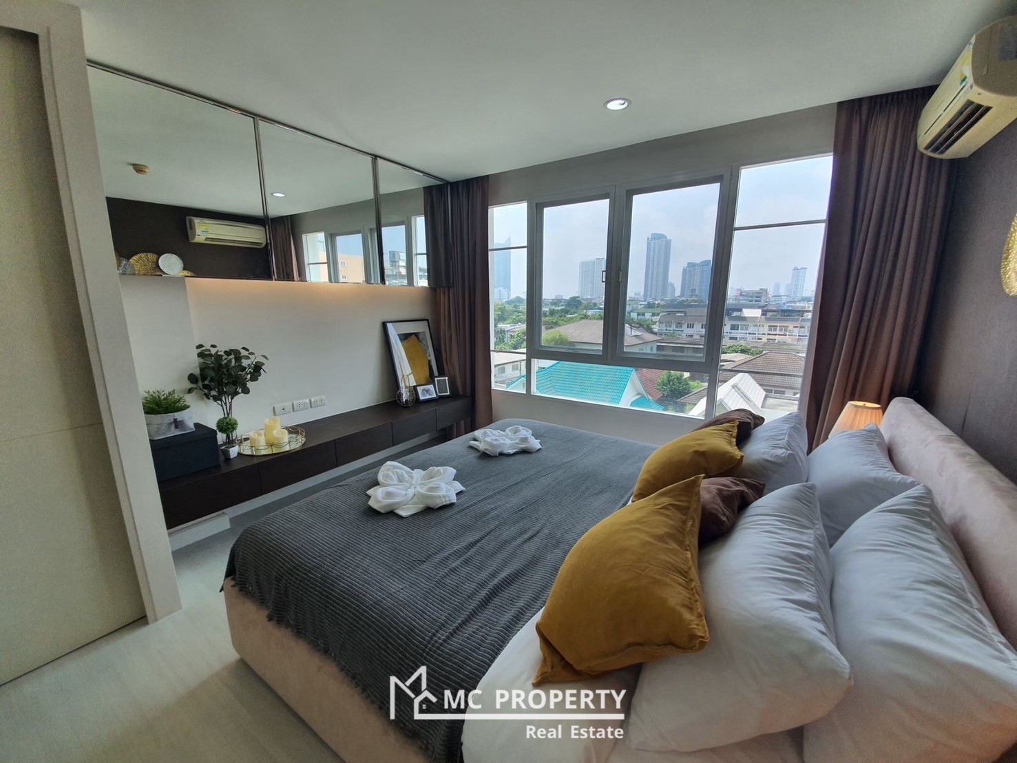 The Bangkok Sathorn Taksin 2 bedroom 71sqm for rent only 30,000 please contact 0816878954