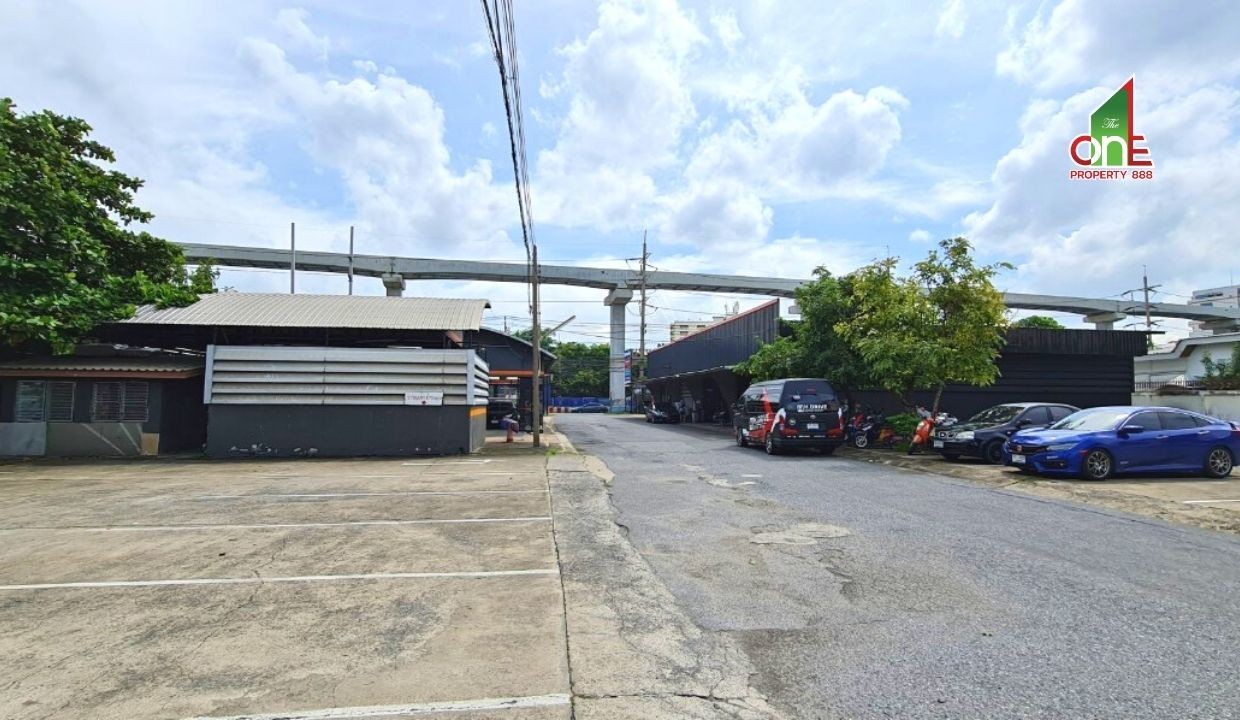 Land +building Near Samitivej Srinakarin Hospital, Srinakarin Road, Hua Mak Subdistrict, Bang Kapi District, Bangkok