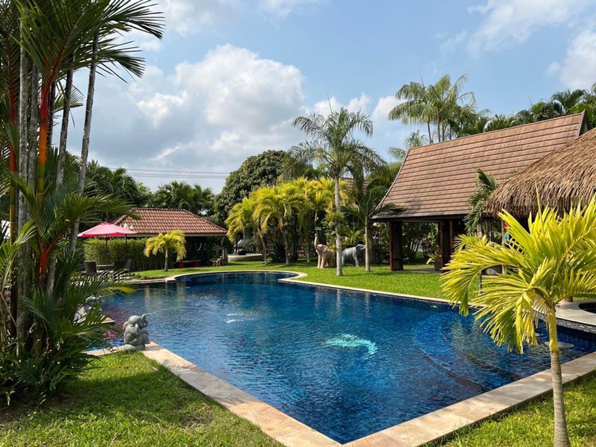 Ban Villa house, full loft style, half floor, 3.73 rai, Bang Lamung, Nong Prue, Pattaya