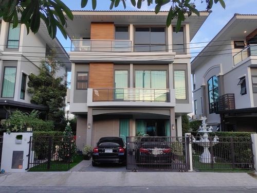📢👇ขายบ้านเดี่ยว 3 ชั้น เดินทางสะดวกหลายเส้นทาง ใกล้โรงเรียนนานาชาติหลายแห่งใกล้สถานีรถไฟฟ้า ปากซอย ลาดพร้าว 101