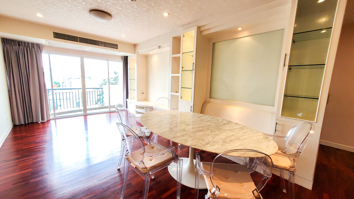Condo for sale in Phahonyothin Park, a large room, beautifully decorated with fir. Condo for sale in Phahonyothin Park, a large room, beautifully decorated with fir.