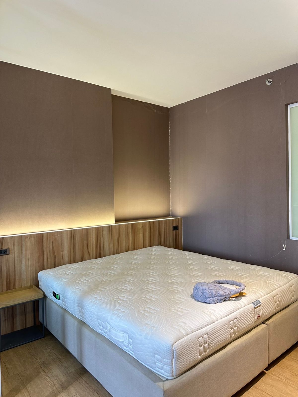 Urgent sale. CONDO Triple Y Residence Samyan Mitrtown. There are fir+free electrical appliances in all rooms.