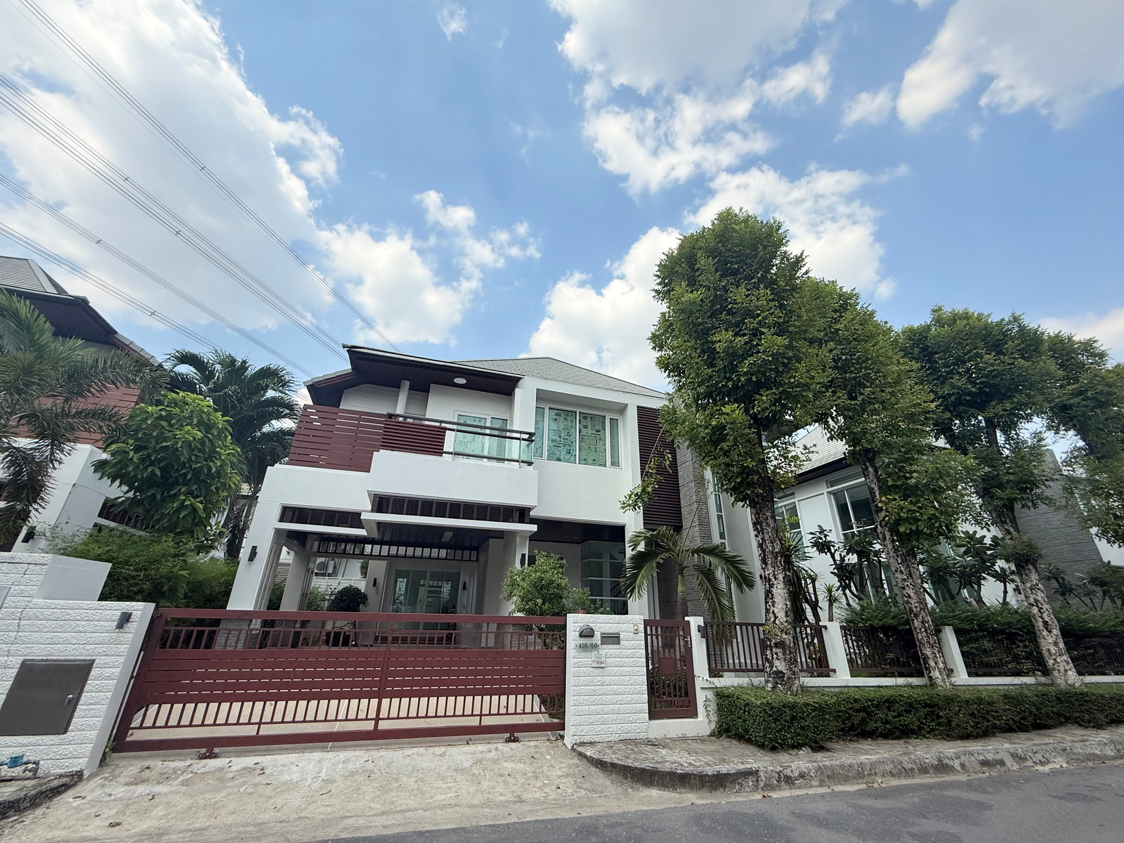 2 houses for sale, Blue Lagoon, 2 pairs, adjacent to each other. Can buy a pair or separate