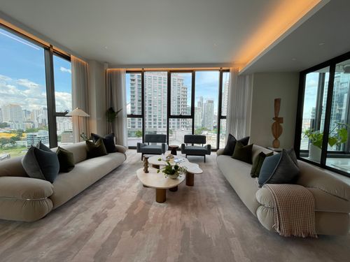 ขายคอนโดหรู ระดับ ULTIMATE CLASS สโคป ทองหล่อ ชั้น 12A ห้อง PENTHOUSE ขนาด 415 ตร.ม. ฟังก์ชัน 4 ห้องนอน 5 ห้องน้ำ 1 ห้องพาวเดอร์ และ Private Lift 2 ตัว  เดินทางสะดวกบนทำเลใจกลางสุขุมวิท ติด BTS ทองหล่อ เพียง 0 เมตร