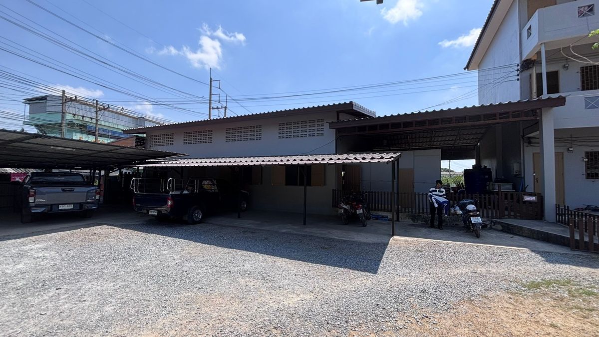 Land for sale with 1 rai of buildings, 2 works, sanitation, Om Noi Krathum Baen, Samut Sakhon Land for sale with 1 rai of buildings, 2 works, sanitation, Om Noi Krathum Baen, Samut Sakhon