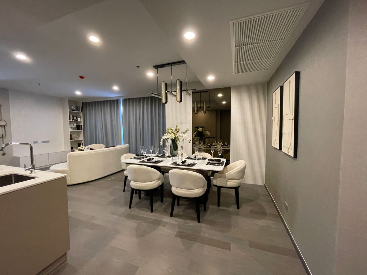 Luxury Luxury Condo for sale, Rama 4 Road, near MRT Khlong Toei 0 m. Condo Condo Park, 27th floor, size 101.68 sq.m., 3 bedrooms, 3 bathrooms, near Chalerm Mahanakorn Expressway. With a 5 -star service from Dusit Hotel Luxury Luxury Condo for sale, Rama 4 Road, near MRT Khlong Toei 0 m. Condo Condo Park, 27th floor, size 101.68 sq.m., 3 bedrooms, 3 bathrooms, near Chalerm Mahanakorn Expressway. With a 5 -star service from Dusit Hotel