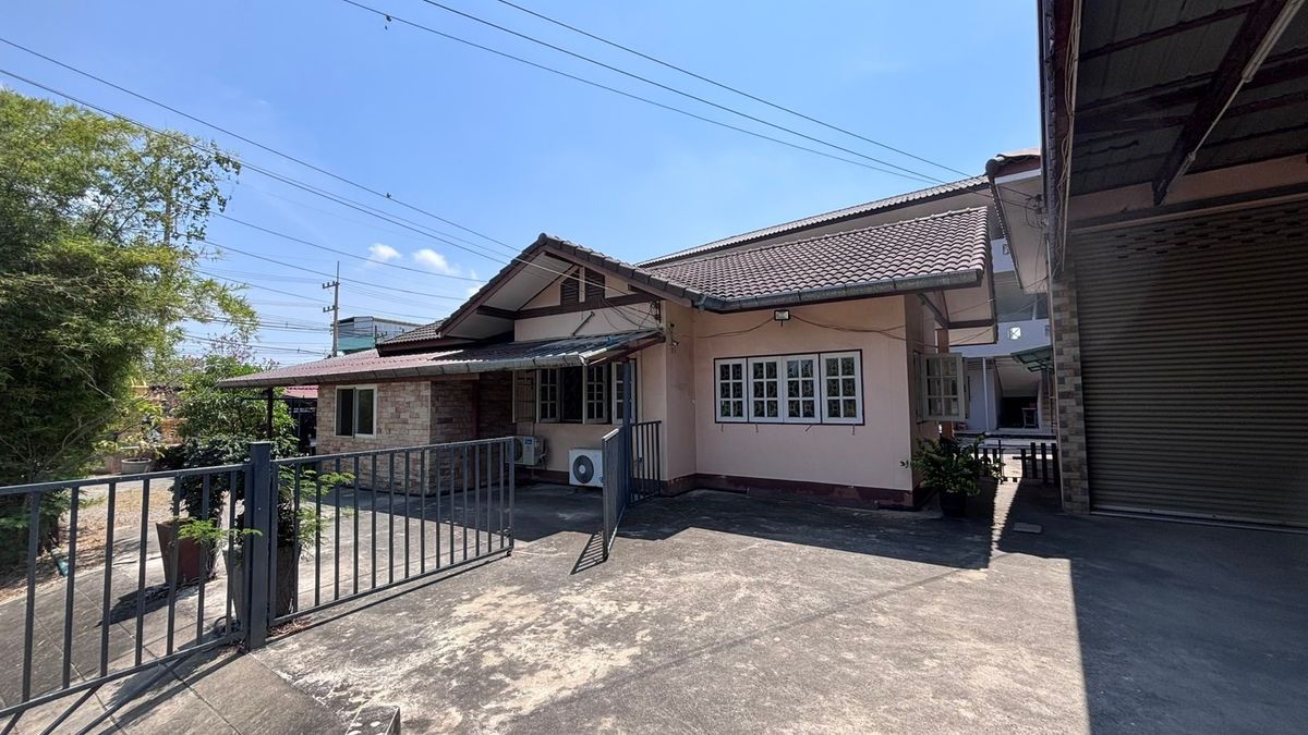 Land for sale with 1 rai of buildings, 2 works, sanitation, Om Noi Krathum Baen, Samut Sakhon – รูปที่ 3