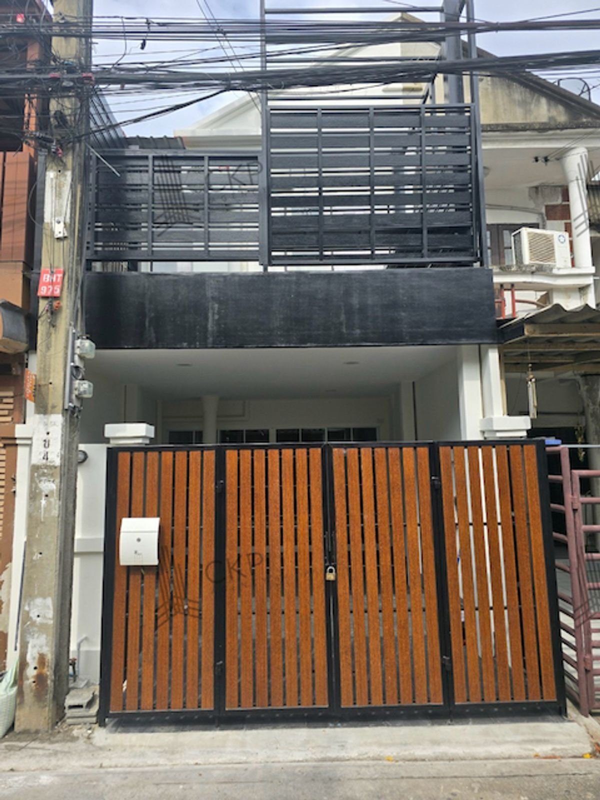 ขายด่วน ทาวน์เฮาส์ มบ.ธนวรรณ พหลโยธิน 52 รีโนเวทใหม่ สวยทันสมัย ใกล้BTSสะพานใหม่และห้างสรรพสินค้า ขายด่วน ทาวน์เฮาส์ มบ.ธนวรรณ พหลโยธิน 52 รีโนเวทใหม่ สวยทันสมัย ใกล้BTSสะพานใหม่และห้างสรรพสินค้า