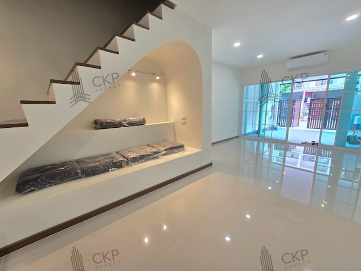 ขายด่วน ทาวน์เฮาส์ มบ.ธนวรรณ พหลโยธิน 52 รีโนเวทใหม่ สวยทันสมัย ใกล้BTSสะพานใหม่และห้างสรรพสินค้า – รูปที่ 3