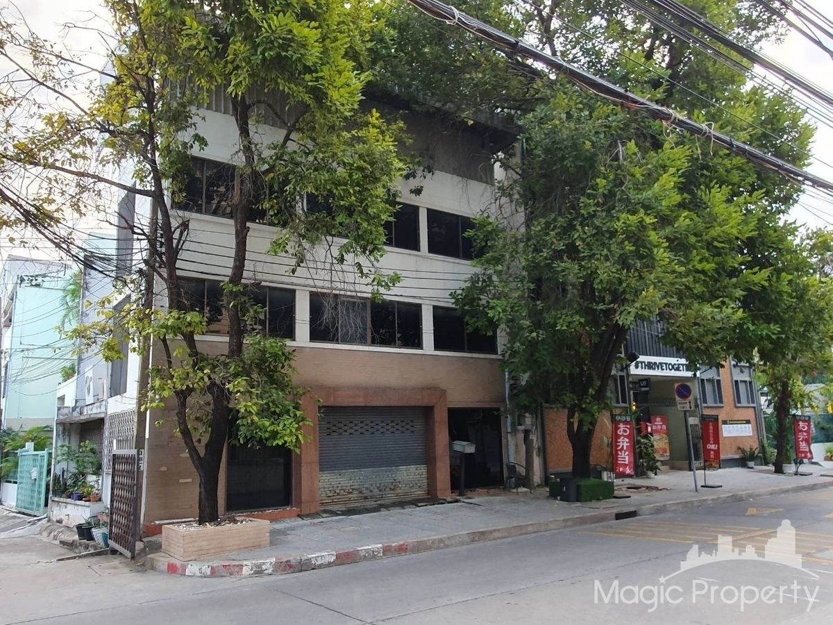 ให้เช่า อาคารพาณิชย์ 4 ชั้น ใน สุขุมวิท 61 เขตวัฒนา กรุงเทพมหานคร