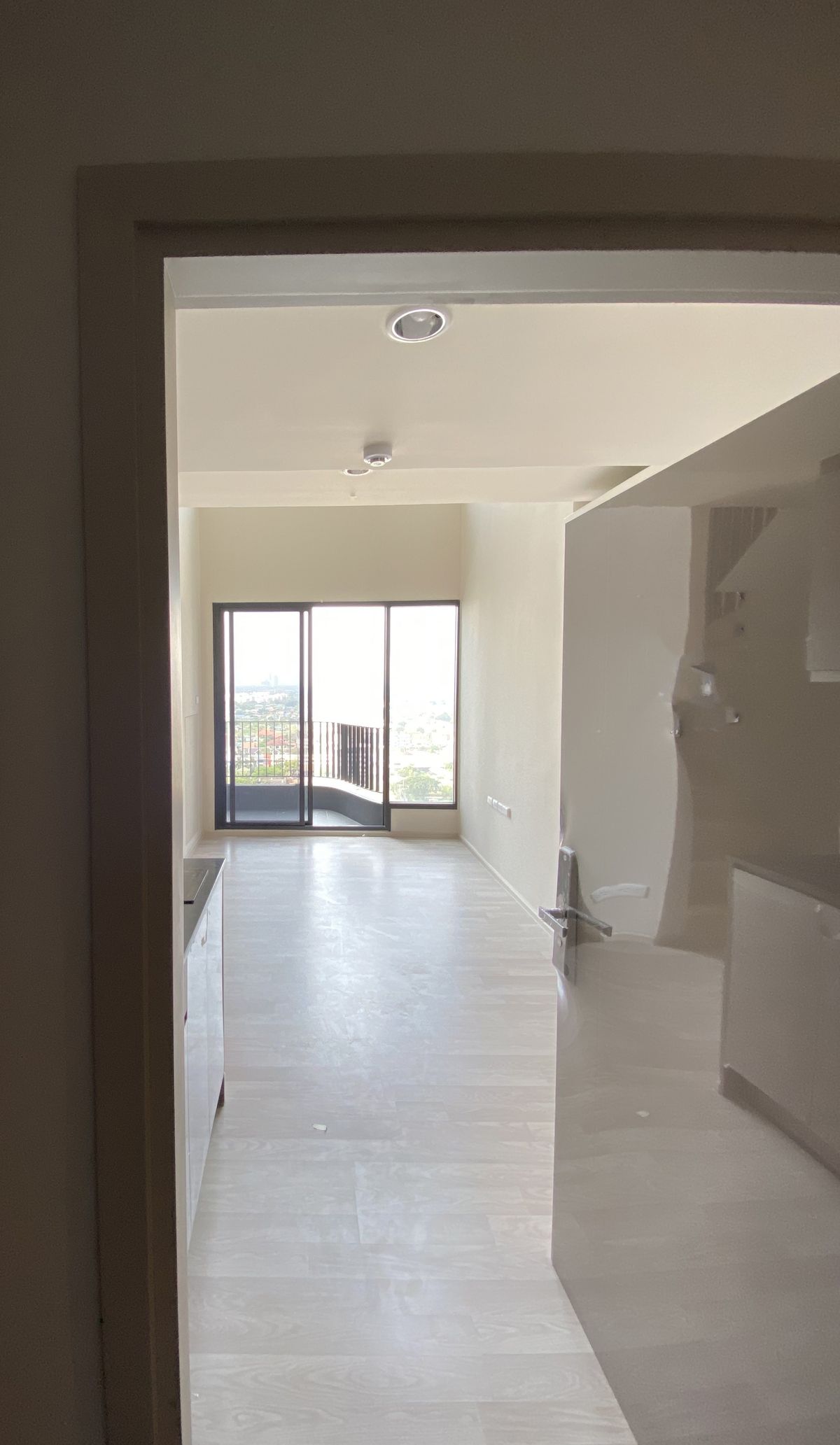 Condo for sale, ID Omobi, Sukhumvit East Point, Floor 30, Usable area 51.85 sq.m., 1 bedroom function, 1 bathroom, wide room, convenient to travel to Sukhumvit Road, near BTS Bangna 250 meters. Condo for sale, ID Omobi, Sukhumvit East Point, Floor 30, Usable area 51.85 sq.m., 1 bedroom function, 1 bathroom, wide room, convenient to travel to Sukhumvit Road, near BTS Bangna 250 meters.