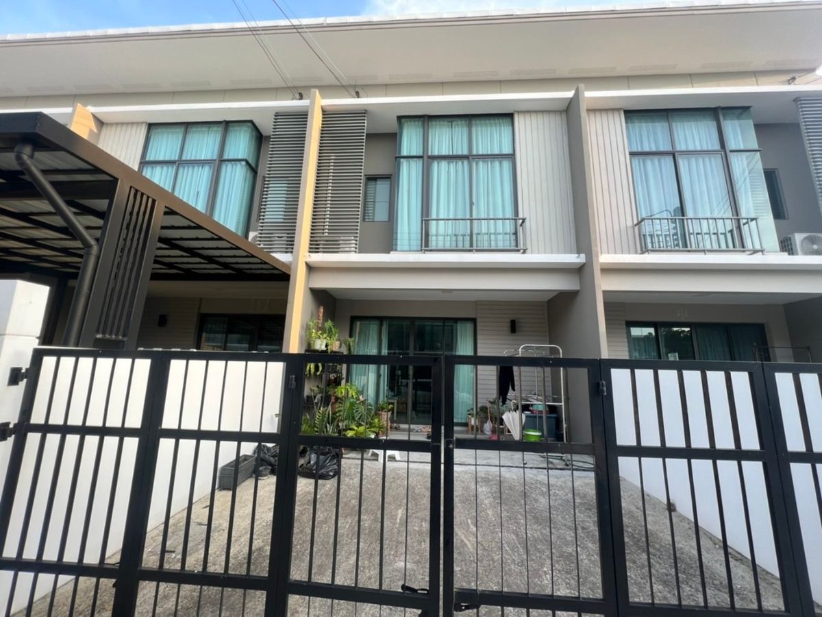 House for sale, 2-story townhome, PATIO Ladkrabang-Motorway, near Suvarnabhumi Airport, special price, area 118 sq m., 3 bedrooms, beautiful house, ready to move in, good location, next to the main road, near the market, convenient travel, Lat Krabang, Su House for sale, 2-story townhome, PATIO Ladkrabang-Motorway, near Suvarnabhumi Airport, special price, area 118 sq m., 3 bedrooms, beautiful house, ready to move in, good location, next to the main road, near the market, convenient travel, Lat Krabang, Su