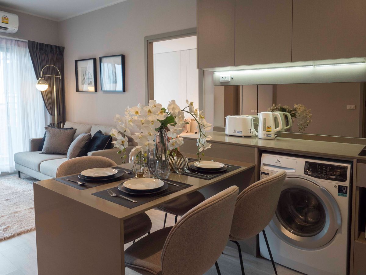 P003858🌟Exclusive Top-Floor Luxury! Stylish 2-Bedroom Condo Near BTS Bangchak 🌟 High-rise panoramic views, maximum privacy, and fully furnished – Ready to move in!