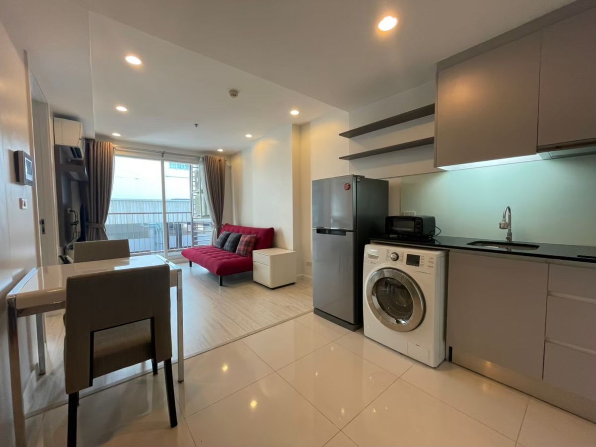 For Sale: 1-Bedroom Condo at 15 Sukhumvit Residence-ONLY 5.2 MB (All Inclusive!) For Sale: 1-Bedroom Condo at 15 Sukhumvit Residence-ONLY 5.2 MB (All Inclusive!)