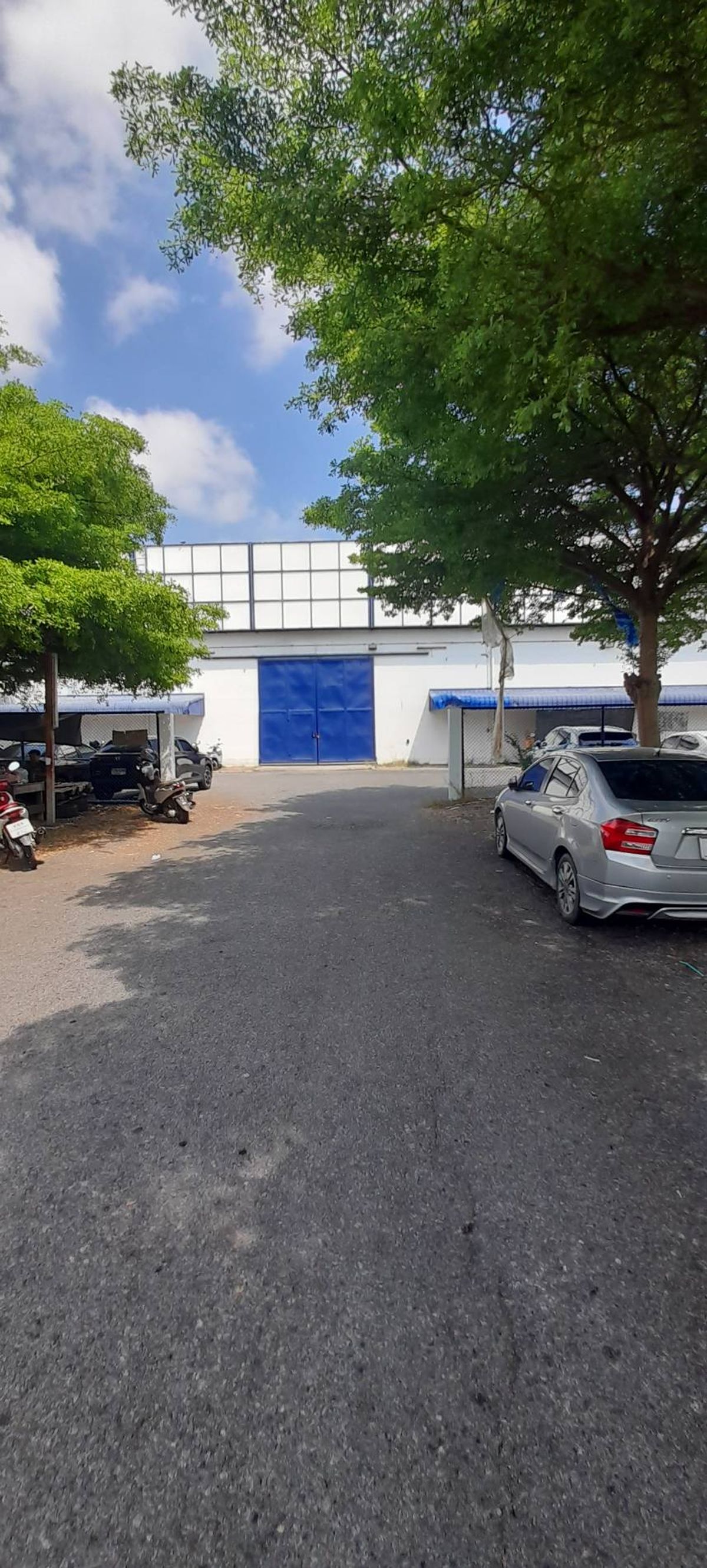Rent a 900 square meter warehouse (size 30x30 meters) Rent a 900 square meter warehouse (size 30x30 meters)