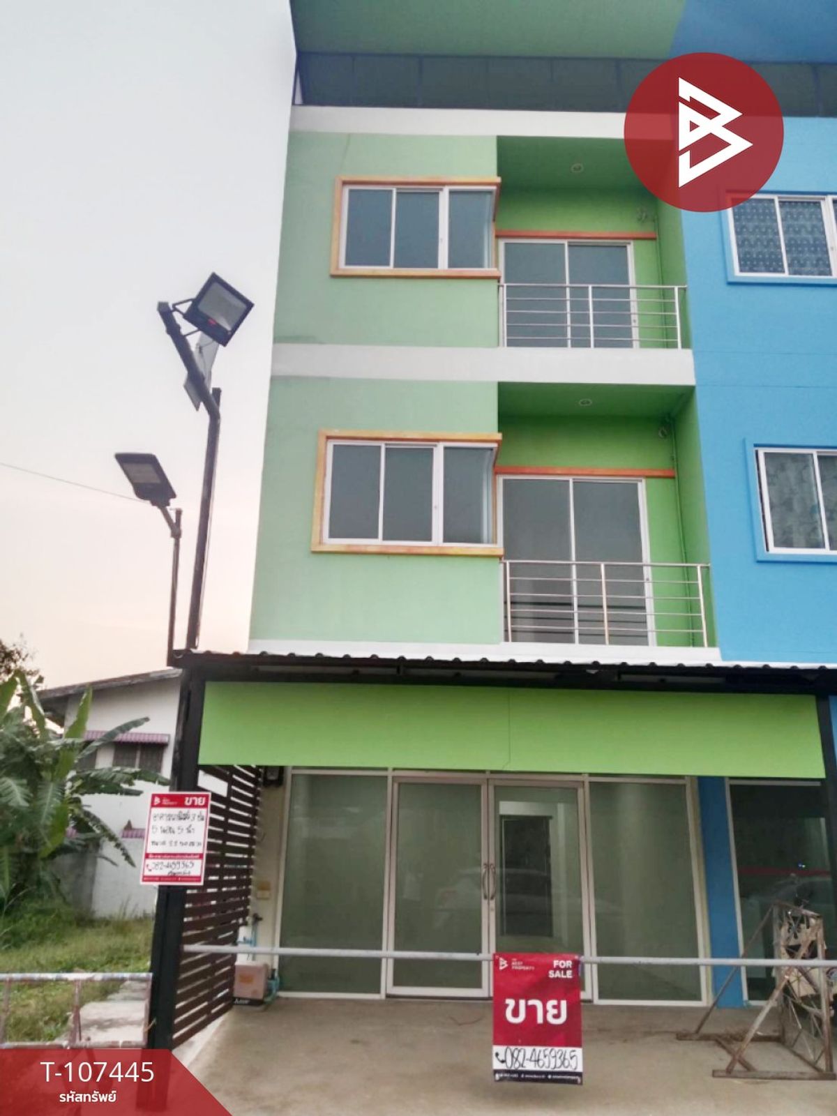 ขายอาคารพาณิชย์ 3 ชั้น เนื้อที่ 22.50 ตารางวา นครสวรรค์ตก นครสวรรค์