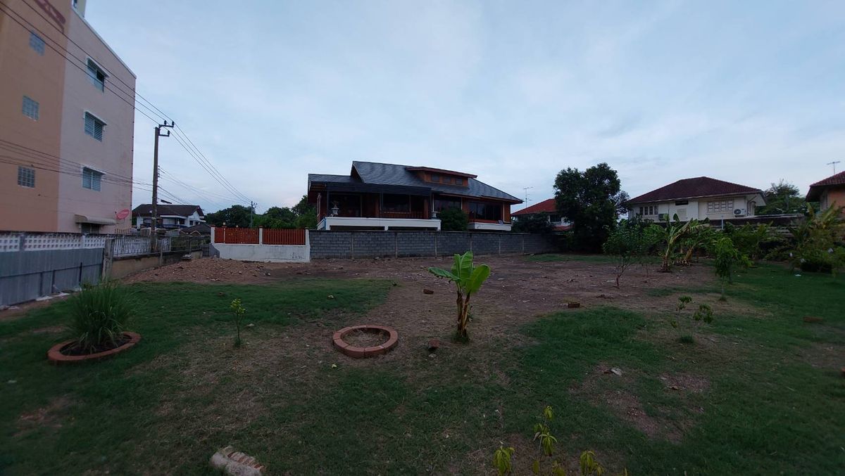 Land for sale in Soi Ram Inthira 58 Land for sale in Soi Ram Inthira 58