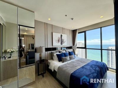 High rise condominium on Pratamnak hill, located near the beach only 250 meters.