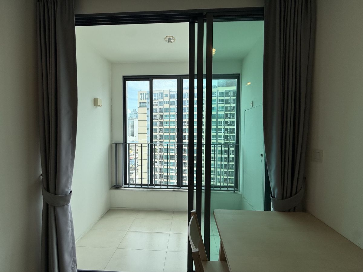 For Rent!! Ideo Q Chula - SamyanRent Price!! 24,000฿ per month❤️‍🔥1 Bedroom 1 Bathroom size 33 sq.m. Contract Aomam (agent) Tel./Line id : 0955871692 WhatsApp : +66 95 587 1692 – รูปที่ 4