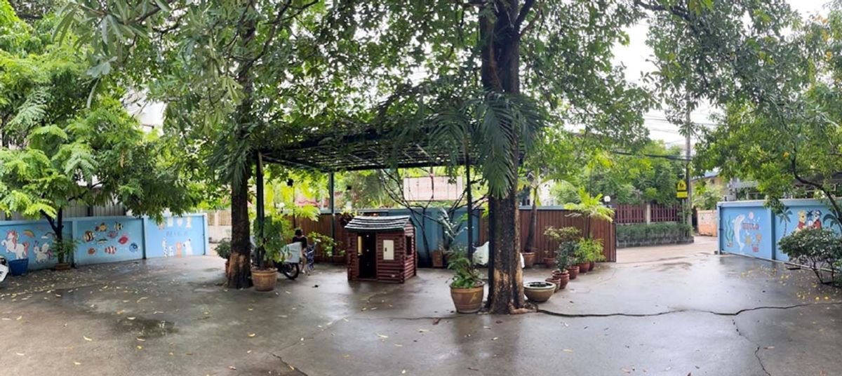 Rent a single -story building 600 sqm. Sathorn near BTS St. Louis Rent a single -story building 600 sqm. Sathorn near BTS St. Louis