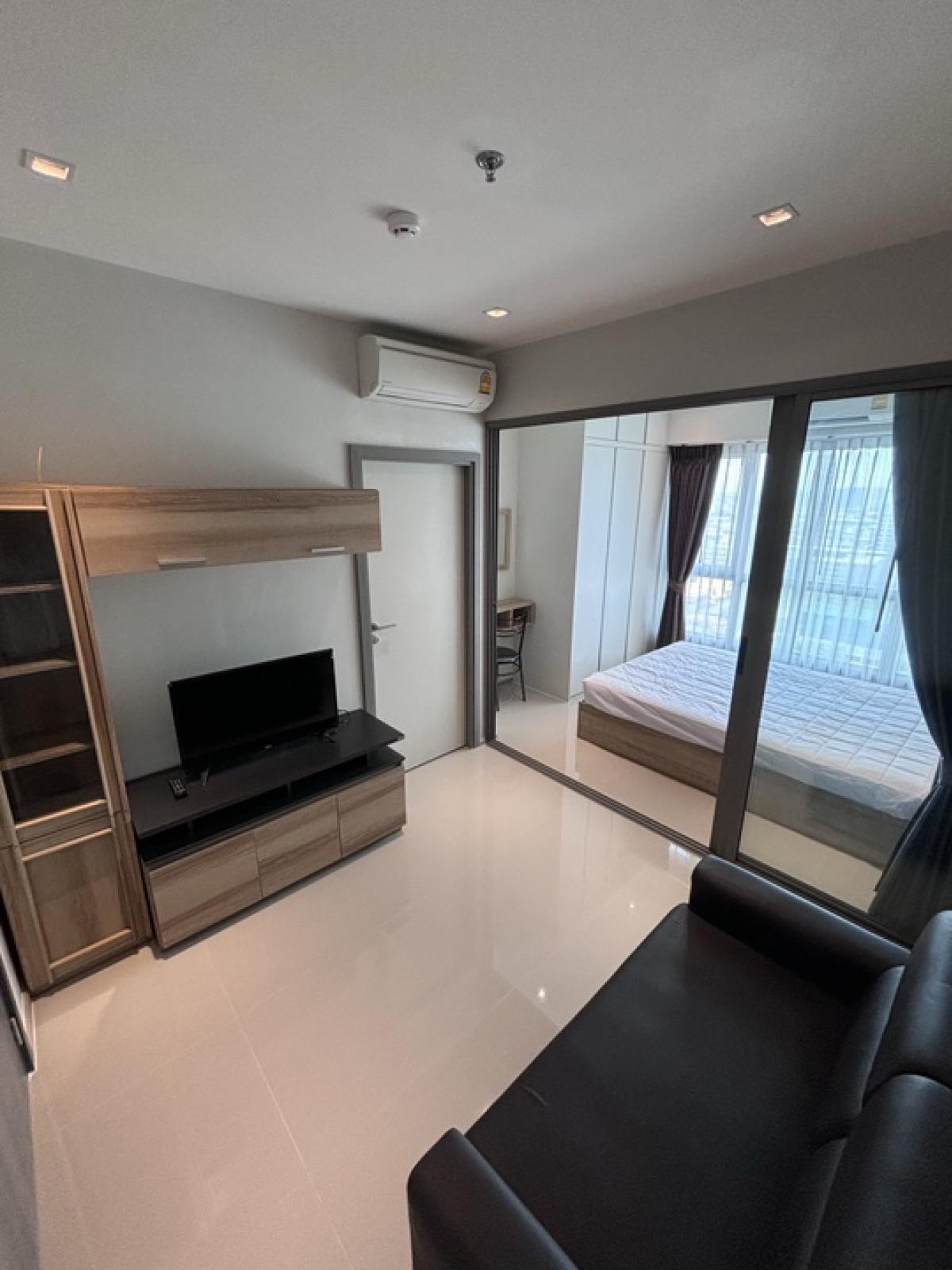 ✨ For Sale: Whizdom Station Ratchada - Thapra Condo ✨ 💰 Only 3,300,000 THB
