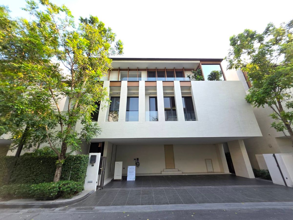 Park Heritage Pattanakarn: 75SQWAH 568.26SQM. 4BED 6Bath 64,500,000 AM: 0656199198