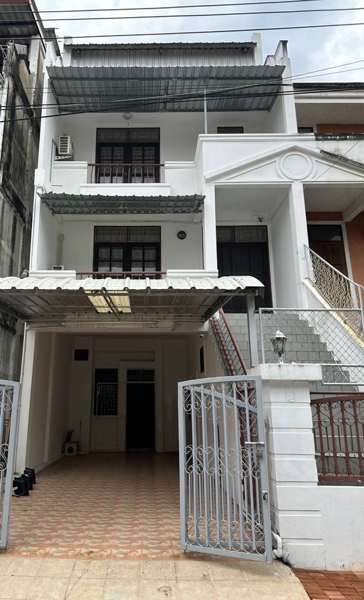 Diamond House Rental, Bang Na-Trat Soi 4, new renovated, a little private unit for home offices or residences near Home Pro Bangna Km. Diamond House Rental, Bang Na-Trat Soi 4, new renovated, a little private unit for home offices or residences near Home Pro Bangna Km.