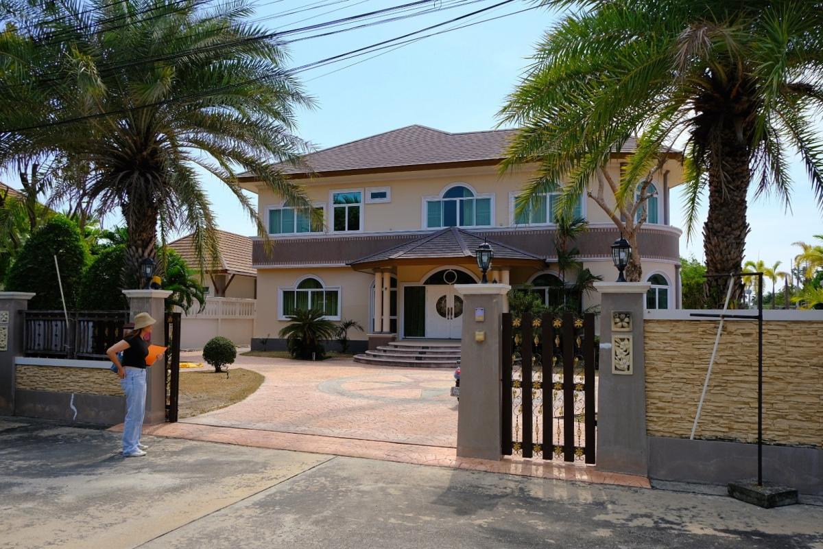 บ้านหรูหลังใหญ่ ออกแบบตามหลักฮวงจุ้ย ทำเลดีที่สุดของโครงการ ม.อยู่สบาย ชะอำ – รูปที่ 4