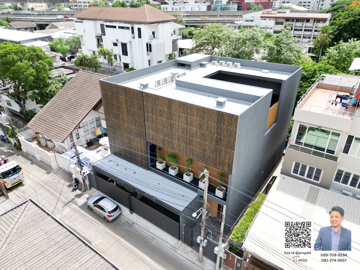 ขายบ้านหรู พร้อมสระว่ายน้ำ Luxury Residence ทำเล รามคำแหง-คลองตัน-พระราม 9 ขายบ้านหรู พร้อมสระว่ายน้ำ Luxury Residence ทำเล รามคำแหง-คลองตัน-พระราม 9