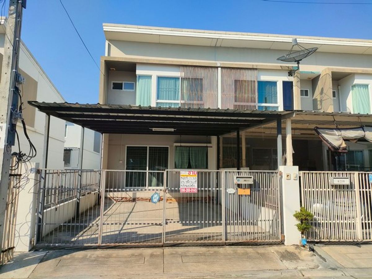 ขายทาวน์โฮม 2 ชั้น ม.อินดี้ บางนา กม.26 หลังมุมฝั่งขวา พร้อมเฟอร์นิเจอร์