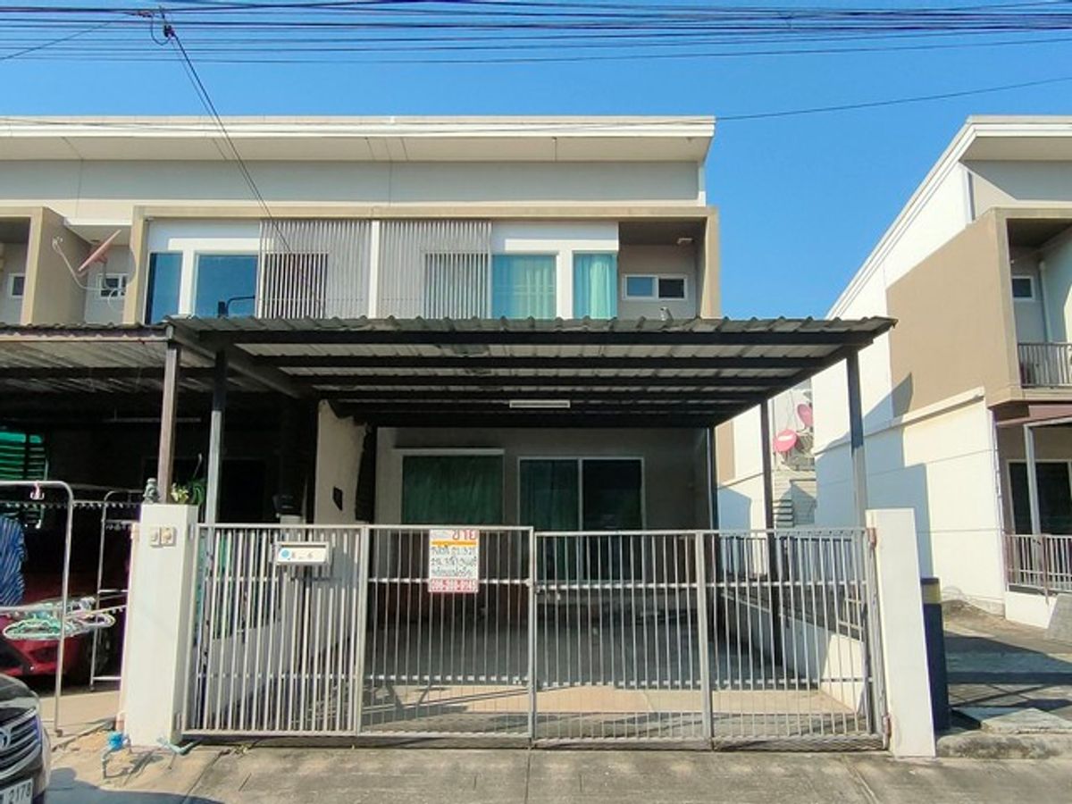 ขายทาวน์โฮม 2 ชั้น ม.อินดี้ บางนา กม.26 หลังมุมฝั่งซ้าย พร้อมเฟอร์นิเจอร์