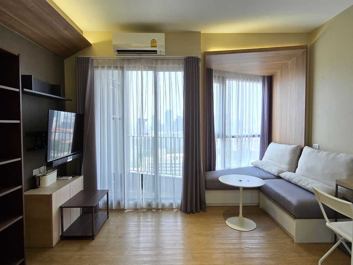 Triple Y Residence 【𝐒𝐄𝐋𝐋 & 𝐑𝐄𝐍𝐓 】🔥 Sam Yan Zone-Chulalongkorn style, minimal style Near MRT Sam Yan 🔥 Contact LINE ID: @hacondo Triple Y Residence 【𝐒𝐄𝐋𝐋 & 𝐑𝐄𝐍𝐓 】🔥 Sam Yan Zone-Chulalongkorn style, minimal style Near MRT Sam Yan 🔥 Contact LINE ID: @hacondo