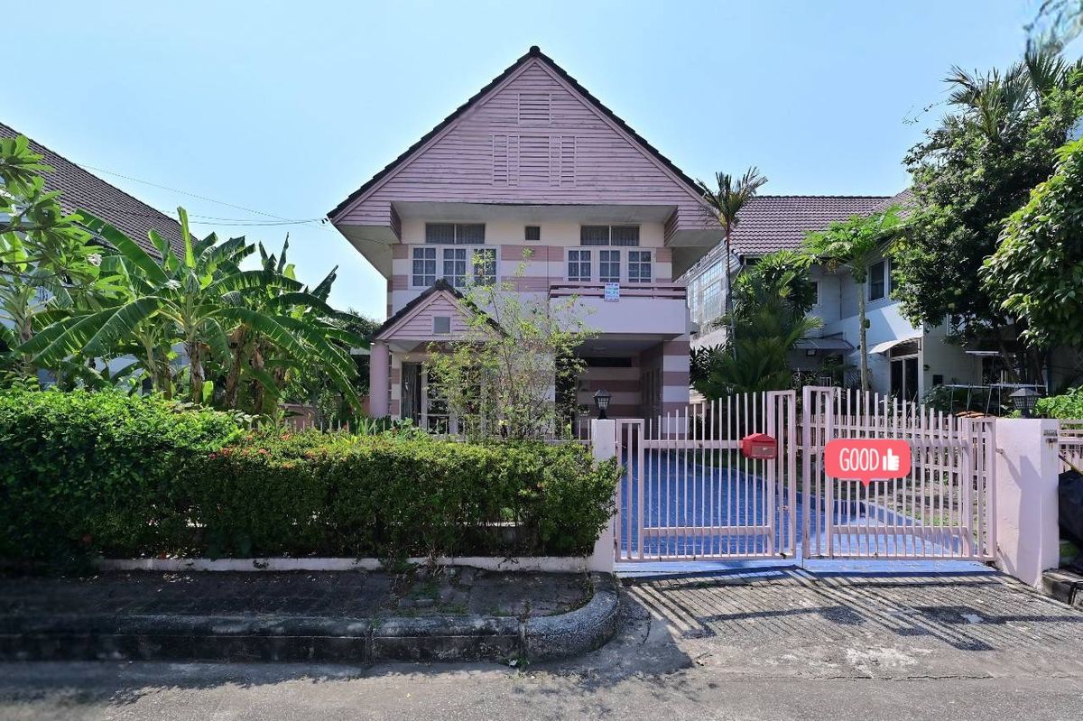 Single house in the village of Home Place for rent, the cheapest decoration in this area. Single house in the village of Home Place for rent, the cheapest decoration in this area.