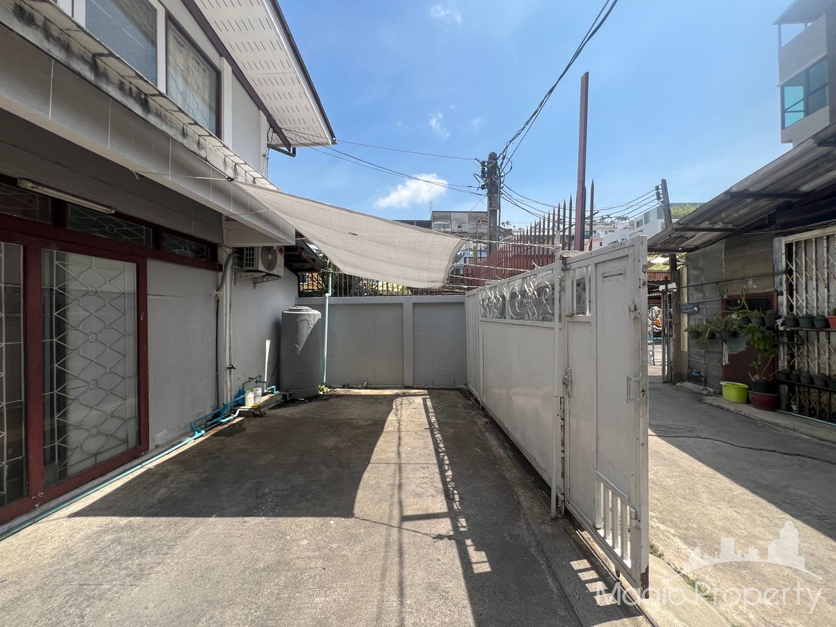 ขายบ้านเดี่ยว 2 ห้องนอน ใน ซอยสาทร 11 แขวงยานนาวา กรุงเทพมหานคร – รูปที่ 2