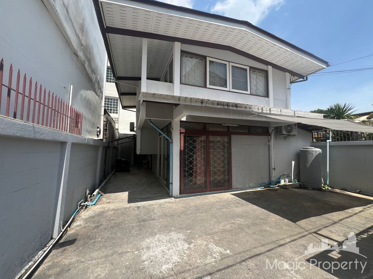ขายบ้านเดี่ยว 2 ห้องนอน ใน ซอยสาทร 11 แขวงยานนาวา กรุงเทพมหานคร ขายบ้านเดี่ยว 2 ห้องนอน ใน ซอยสาทร 11 แขวงยานนาวา กรุงเทพมหานคร