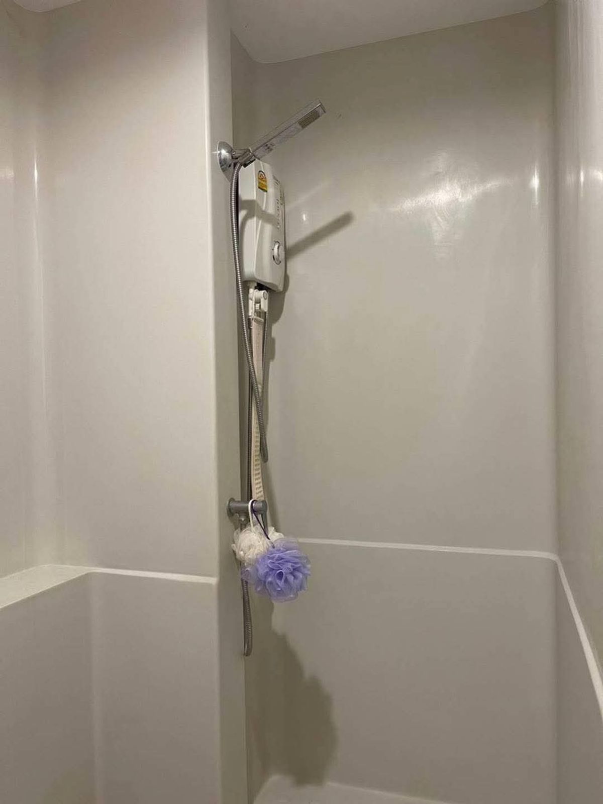 Rent Aspai Sathorn Tha Phra