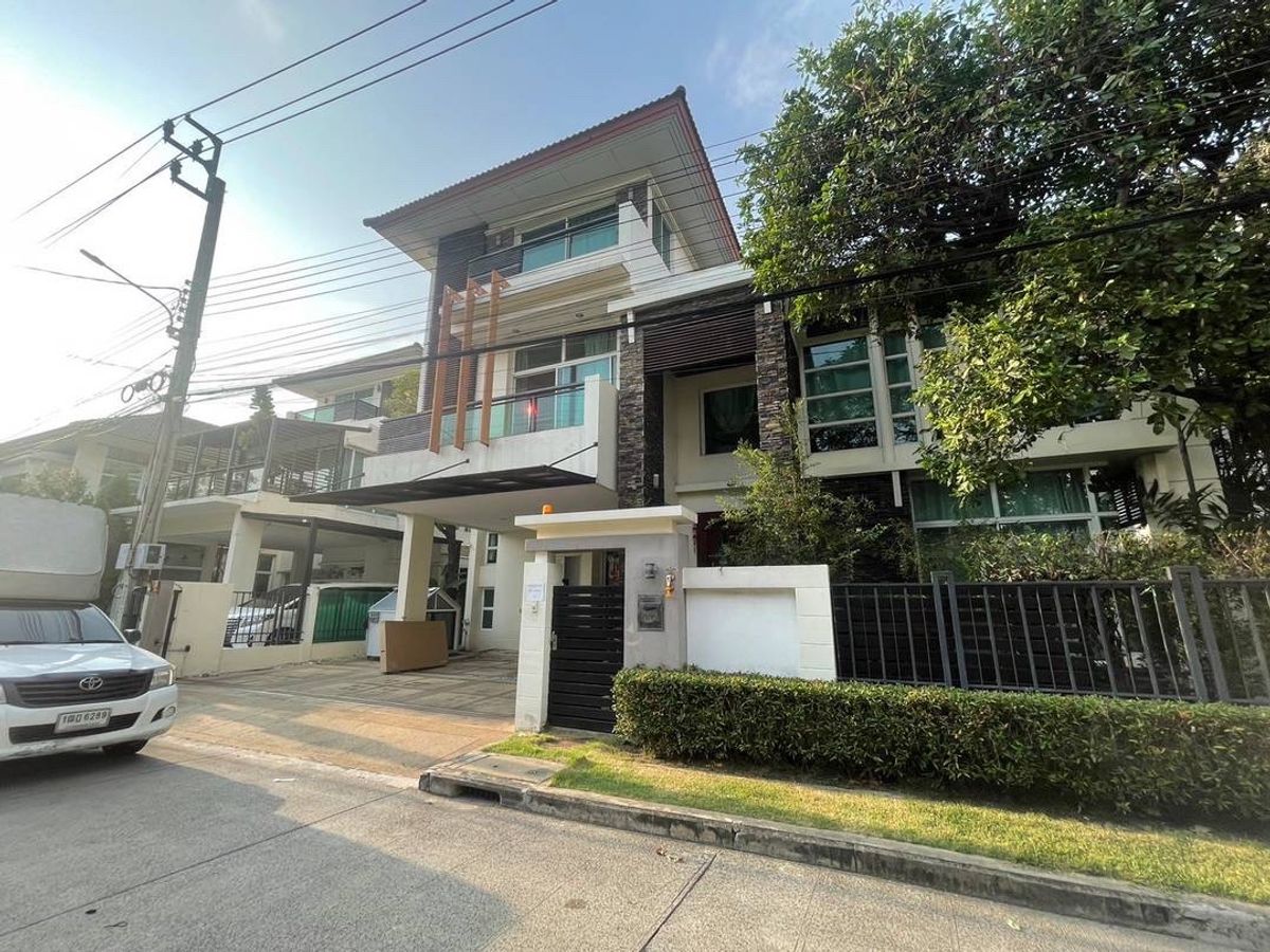 3-storey detached house for sale, Grand Bangkok Boulevard, Ratchada-Ram Inthra Road  Area 84 square wah   Usable space 367 square meters 