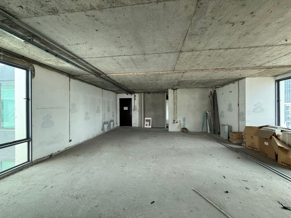 ✅ห้องใหญ่ที่สุด
คอนโด ย่านอารีย์  ชั้นบนสุด วิวไม่บล็อค BARE-SHELL /206.34 sqm. Prom Phaholyothin  – รูปที่ 4