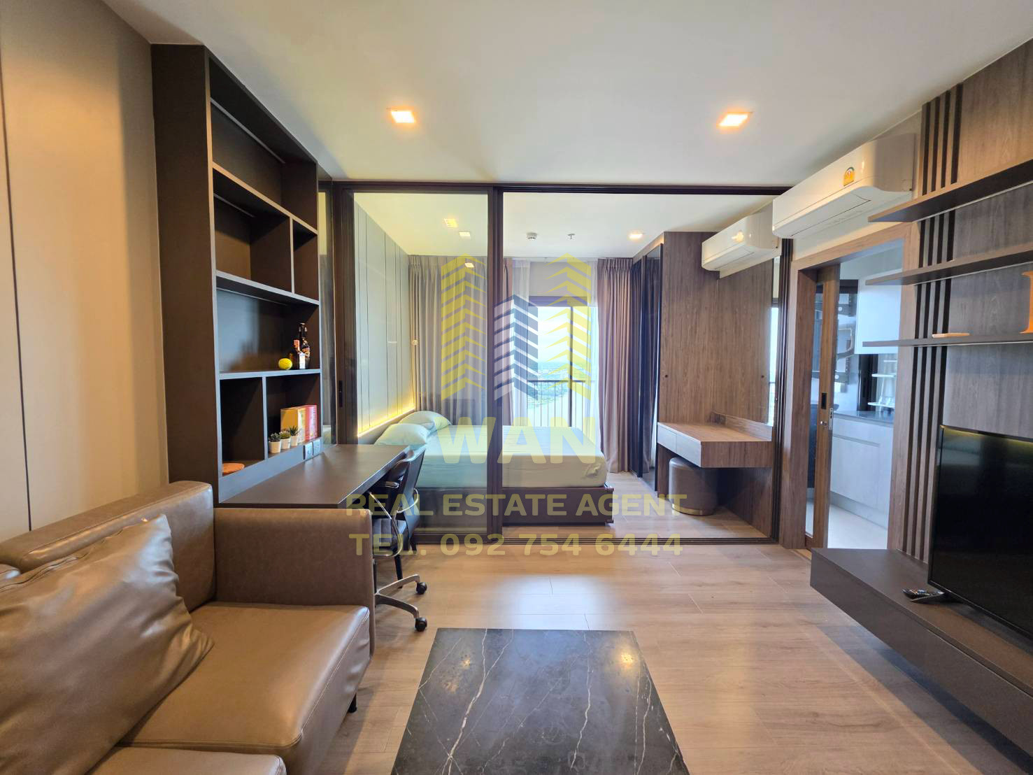 Rentalitan Aqua, 46th floor, next to the river, beautifully decorated with
