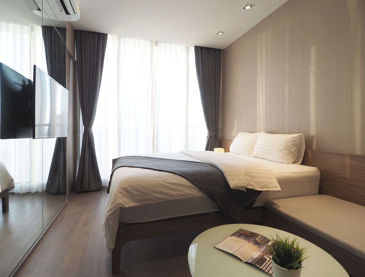 🔥Best Price 4.5 MB🔥 - Cozy Studio Unit. High Fl. 20+ Good Location Close to BTS Phrom Phong at Park 24 or Park Origin Phrom Phong  Condo / For Sale