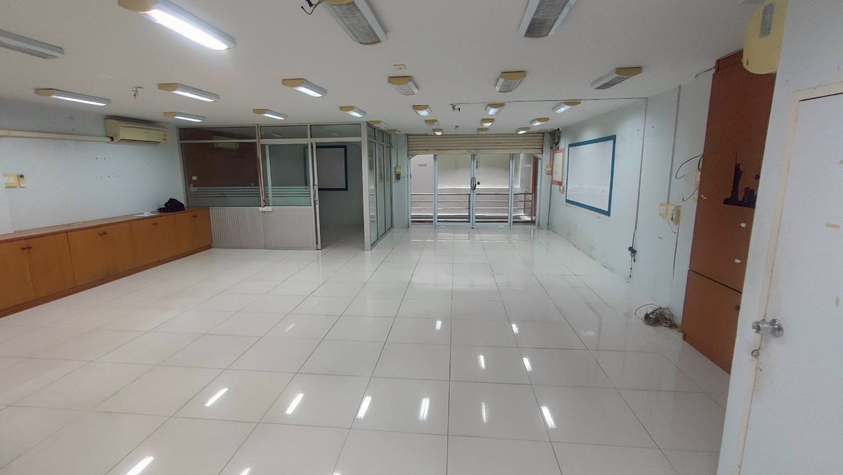 Silom Plaza room for rent special price 25,000 THB – รูปที่ 2