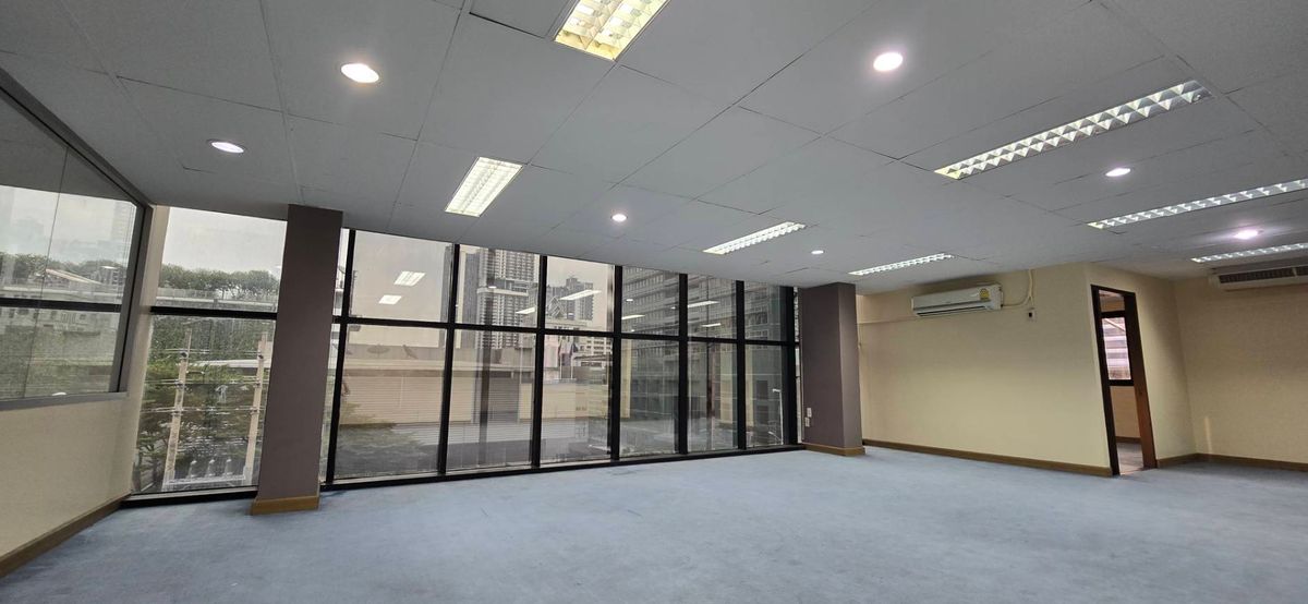Space 120 sqm. on 6th and 8th Floor on main Sathorn Road