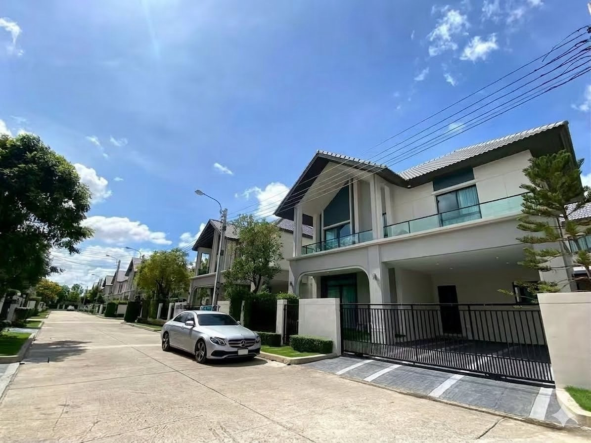 🌟For Rent: Pet-friendly Detached House at Bangkok Boulevard Srinakarin Bangna. Detached house features 2 storey with 3 bedrooms and 3 bathrooms. Fully furnished.💥Rental Fee: 80,000 THB/Month. 🌟For Rent: Pet-friendly Detached House at Bangkok Boulevard Srinakarin Bangna. Detached house features 2 storey with 3 bedrooms and 3 bathrooms. Fully furnished.💥Rental Fee: 80,000 THB/Month.