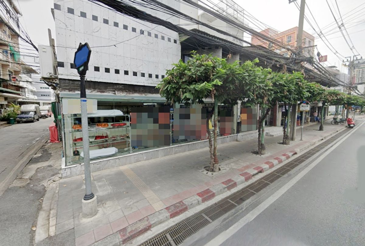 Building 2-3 floors, 2 booths 223 sqm. Soi Suan Phlu  
