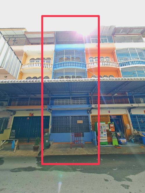 Selling a 4.5 -story commercial building, Soi Charoen Suk (Ua Amon), Rama 4