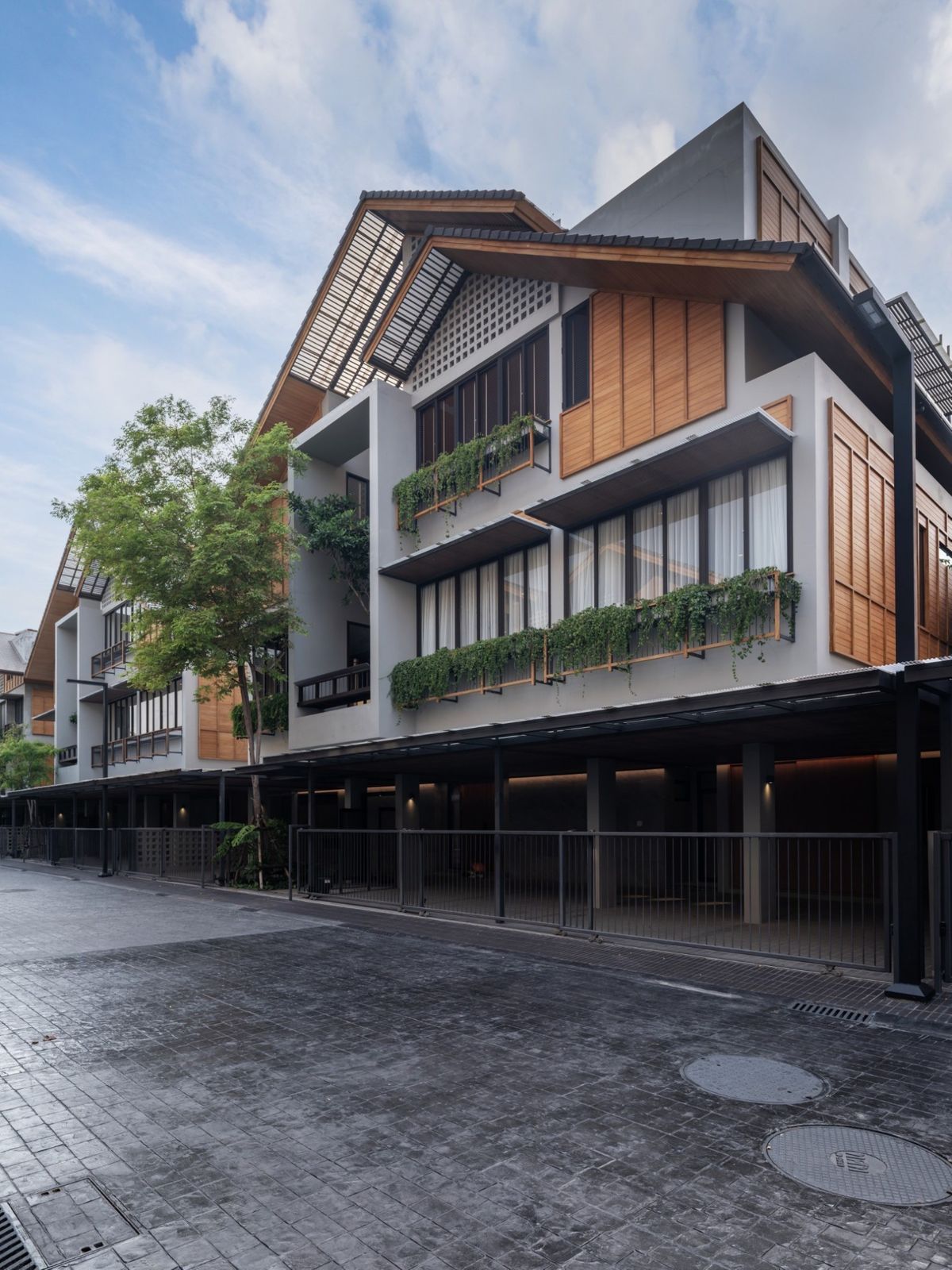 Baanbaan Vibhavadi 20🏡 3 -storey detached house with elevator and private pool, 620 sq.m., 88.7 sq.w. | 5 bedrooms, 6 bathrooms, 6 parking, starting 69 MB, contacting Tel.092635410 (Earth) Baanbaan Vibhavadi 20🏡 3 -storey detached house with elevator and private pool, 620 sq.m., 88.7 sq.w. | 5 bedrooms, 6 bathrooms, 6 parking, starting 69 MB, contacting Tel.092635410 (Earth)