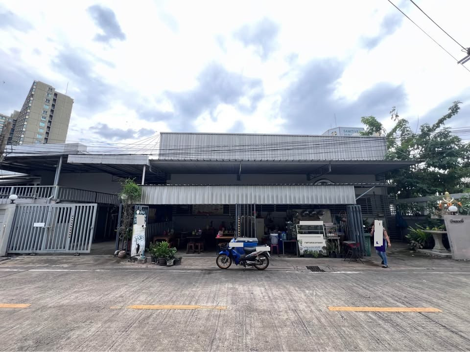 For Rent ให้เช่าโกดังพร้อมสำนักงาน / พื้นที่โกดัง 1040 ตารางเมตร / ทำเล พระราม 9 / ซอยพระราม 9 เข้าซอยไม่ลึก หลัง รพ สมิตเวช ศรีนครินทร์ / ทำเลดีมาก / ใกล้ เดอะไนน์ พระราม 9 / รถเทรลเลอร์ เข้าออกได้ – รูปที่ 4