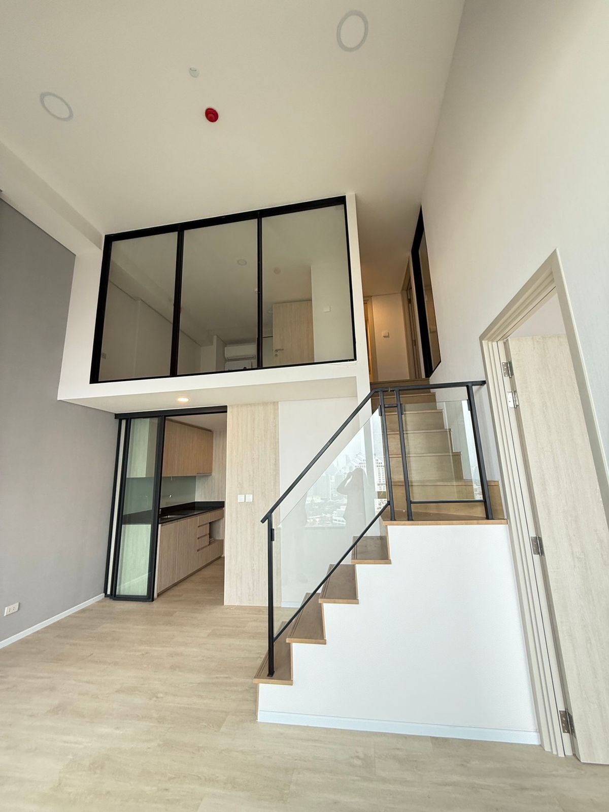 ขาย 3 ห้องนอน คอนโดสไตล์ Loft พระราม 9 ห้องใหม่ หลุดโอน ห้องสุดท้ายของโครงการ